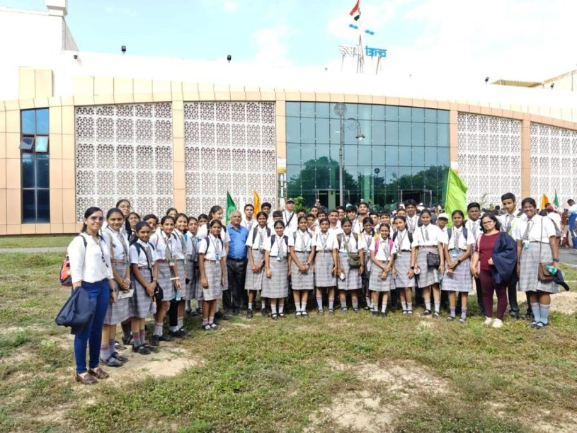 School students during an educational visit to ISRO, participating in a scientific exposure and experiential learning program.